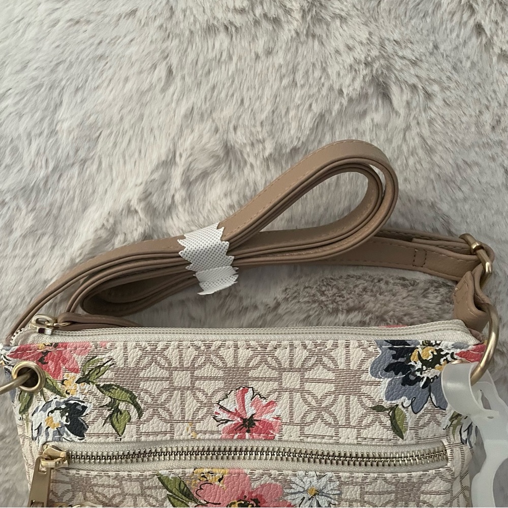 Time and Thru NWOT Brand New Adjustable Shoulder Bag - Picture 4 of 17